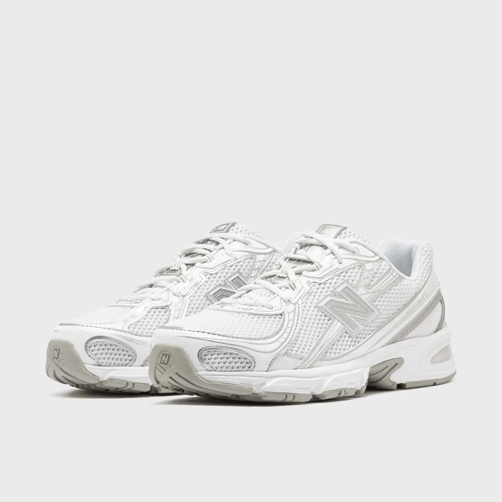 New Balance 740’s White and Gray Sneakers